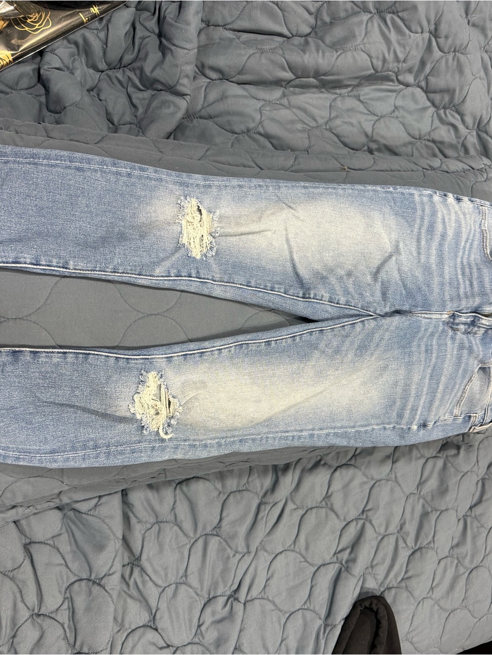 American Eagle Outfitters Light Wash Distressed Skinny Jeans